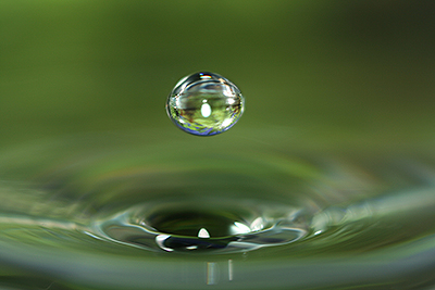 macro-water-droplet