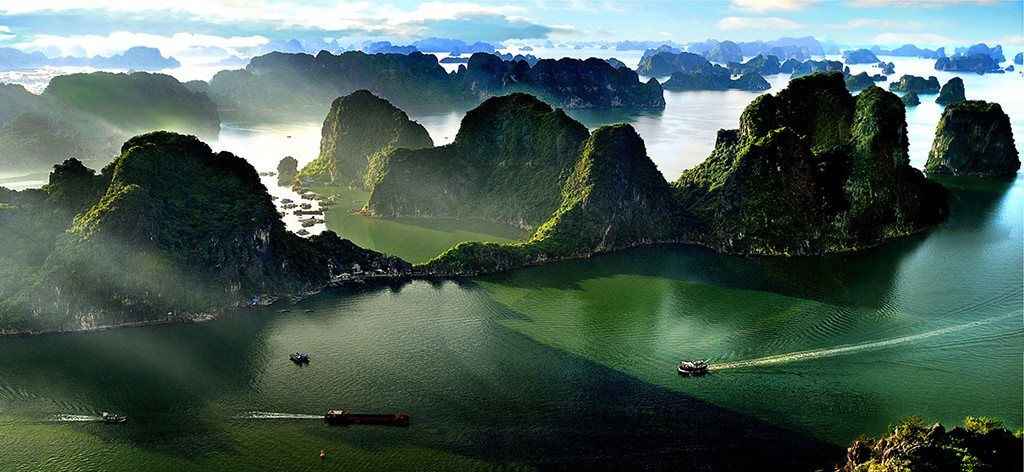 halong-bay-vietnam_1